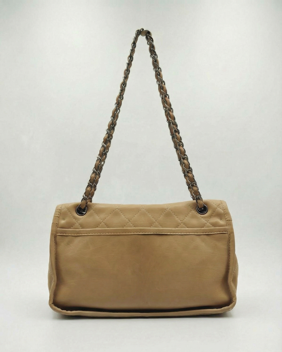 CHANEL jumbo quilted lambskin flap bag 2010